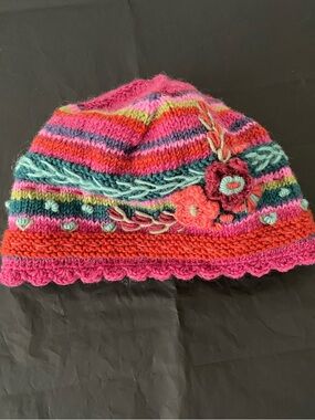 Lost Horizon 100% Wool Colorful Beanie with Plush Lining.  NWOT.